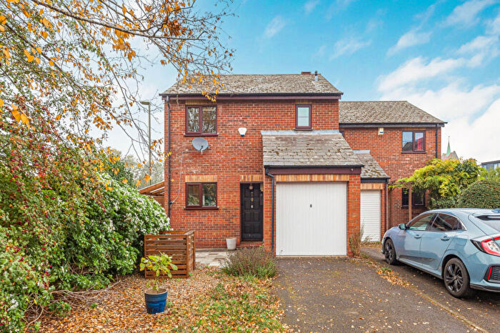3 Bedroom Semi-Detached House For Sale In Eyot Place, Iffley Fields, OX4
