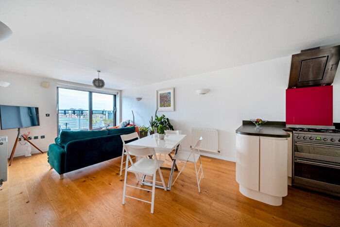 1 Bedroom House For Sale In Sumner Road, Peckham, London, SE15