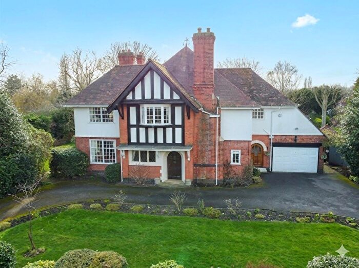 4 Bedroom Detached House For Sale In Newland Park, Hull, HU5