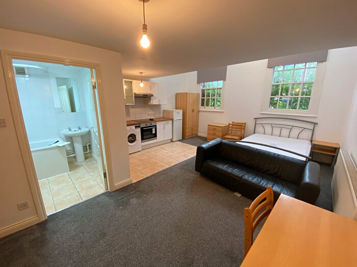 1 Bedroom Studio To Rent In Flat, Woodhouse Street, LS6