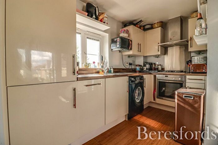 2 Bedroom Semi-detached House For Sale In Foundry Way, Rayne, CM77