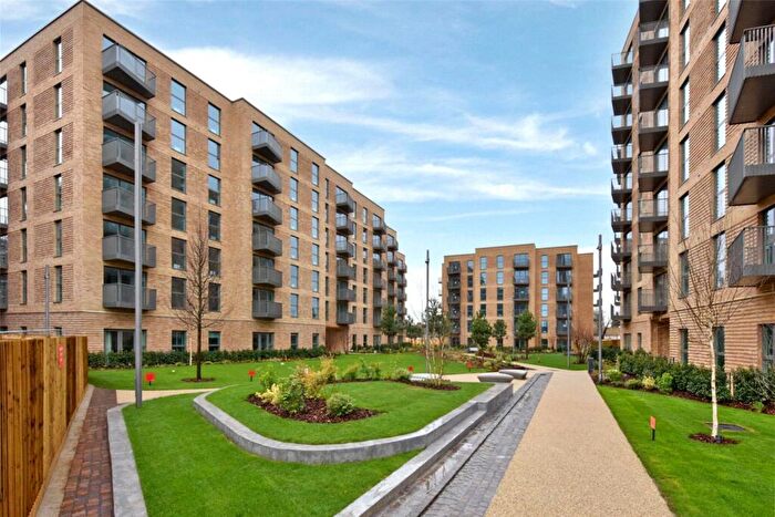 2 Bedroom Apartment To Rent In Darjeeling House, Memorial Avenue, Slough, Berkshire, SL1