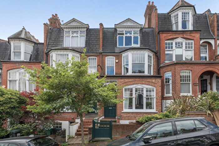 6 Bedroom Terraced House To Rent In Hillfield Park London, N10