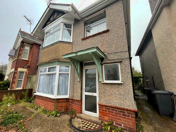 2 Bedroom Flat To Rent In Edgehill Road, Bournemouth, BH9