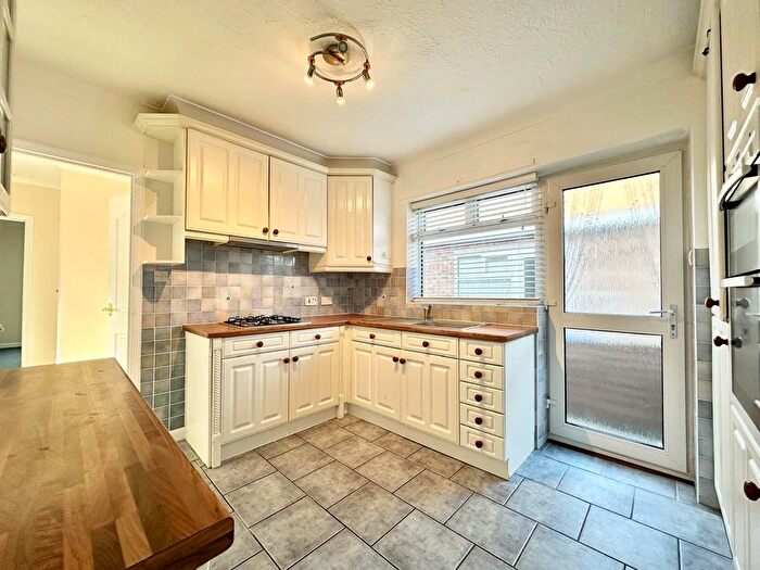 2 Bedroom Bungalow To Rent In Gloucester Road, Willerby, Hull, East Yorkshire, HU10