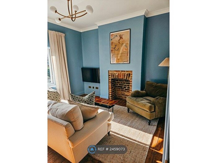 2 Bedroom Maisonette To Rent In Warren Road, London, E4