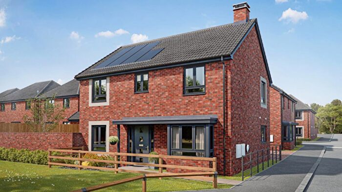 4 Bedroom Detached House For Sale In Evesham Road, Bishops Cleeve, GL52