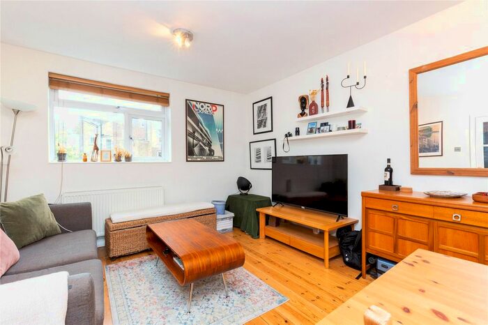 1 Bedroom Flat To Rent In Basire Street, Islington, London, N1