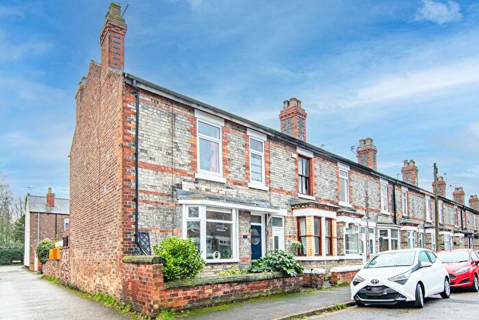 3 Bedroom End Terrace House For Sale In Newport Avenue, Selby, North Yorkshire, YO8