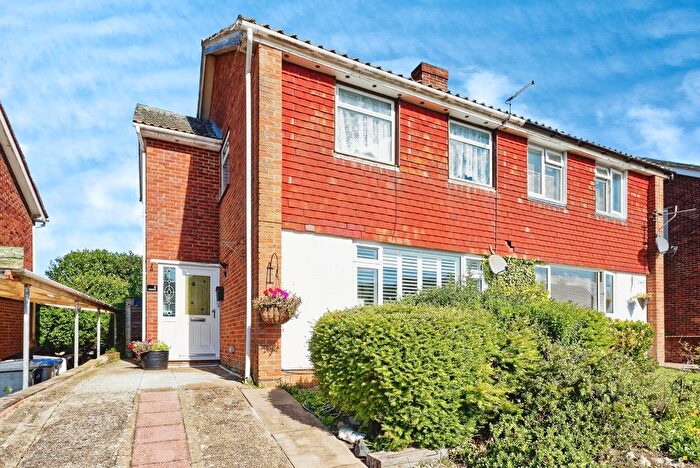3 Bedroom Semi Detached House For Sale In Cedar Road, Sturry, Canterbury, Kent, CT2