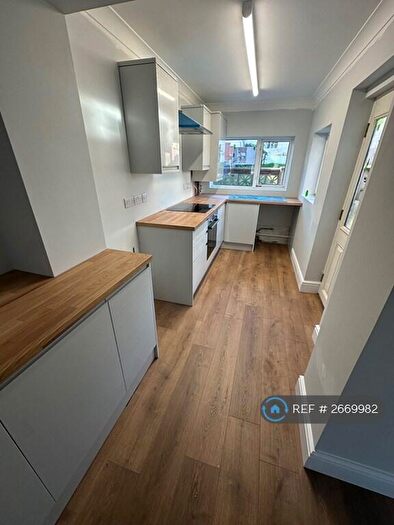 3 Bedroom Terraced House To Rent In Aberdyberthi Street, Swansea, SA1