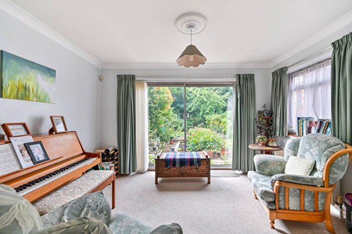 4 Bedroom Semi-Detached House For Sale In Mulberry Drive, Langley, Slough, SL3