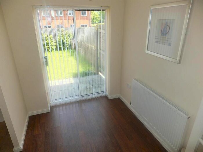 3 Bedroom End Of Terrace House To Rent In Drake Avenue, Wythenshawe, Manchester, M22