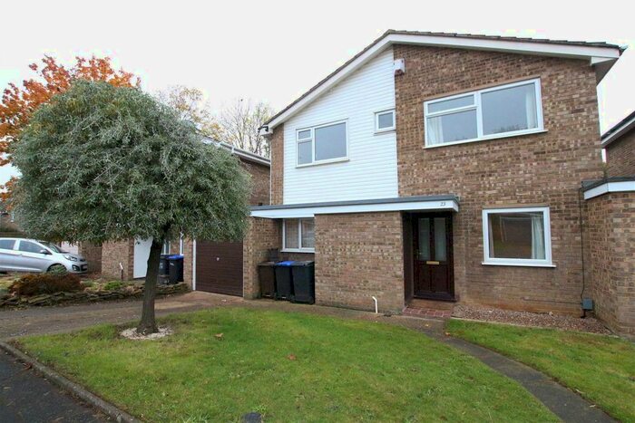 4 Bedroom Property To Rent In East Priors Court, Abington, Northampton, NN3
