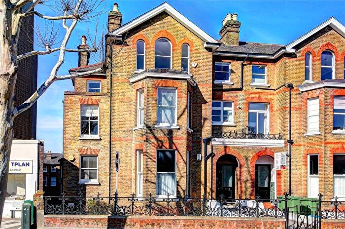2 Bedroom Flat To Rent In Sheen Road, Richmond, TW9