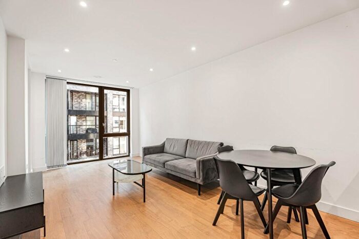 2 Bedroom Flat For Sale In New Village Avenue, East India And Lansbury, E14