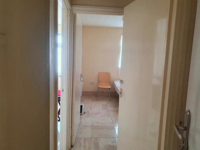 1 Bedroom Flat To Rent In Comet Close, Leicester, LE3