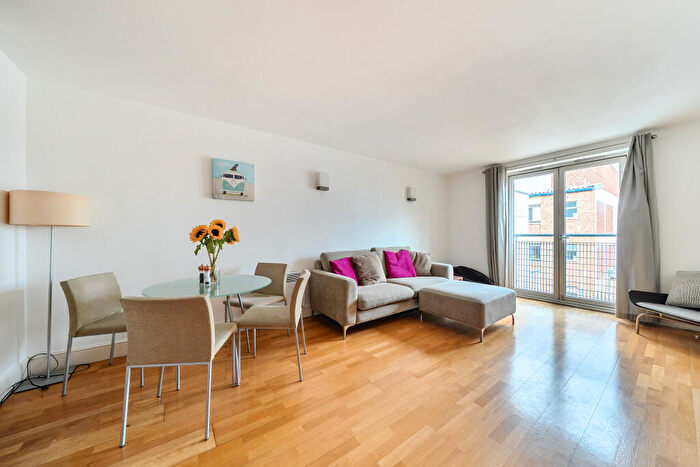 2 Bedroom Flat For Sale In Plumbers Row, London, E1