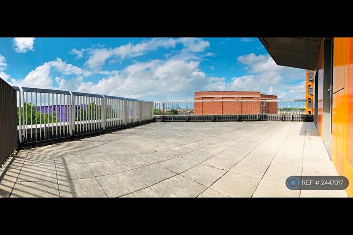 2 Bedroom Flat To Rent In Rathbone Market, Newham, London, E16