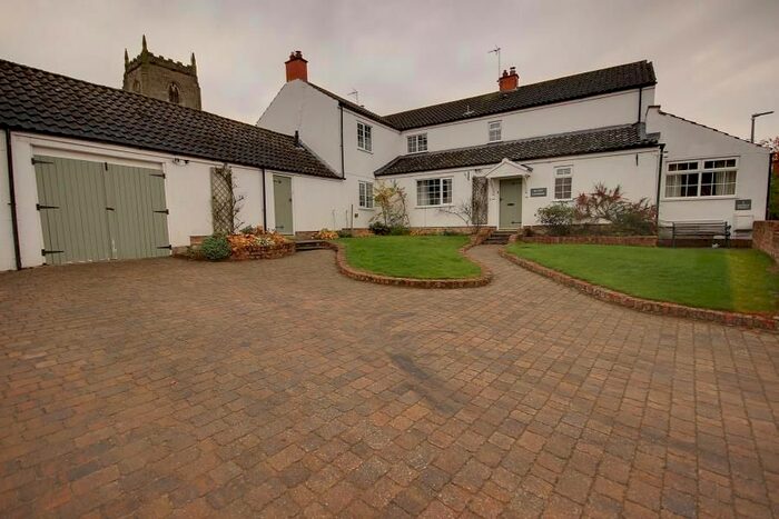 4 Bedroom Detached House To Rent In Middle Street, Nafferton, YO25