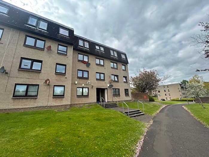 2 Bedroom Flat To Rent In Fortingall Avenue, Kelvindale, Glasgow, G12