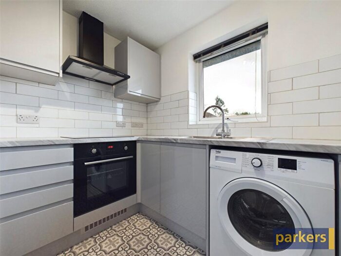 1 Bedroom Apartment To Rent In Lower Earley, Reading, Berkshire, RG6