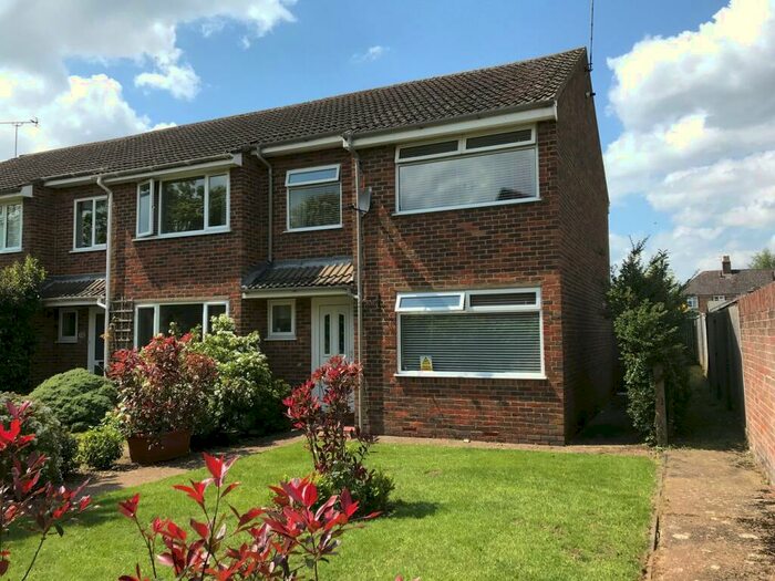 3 Bedroom End Of Terrace House For Sale In Harwood Close, Tewin, AL6