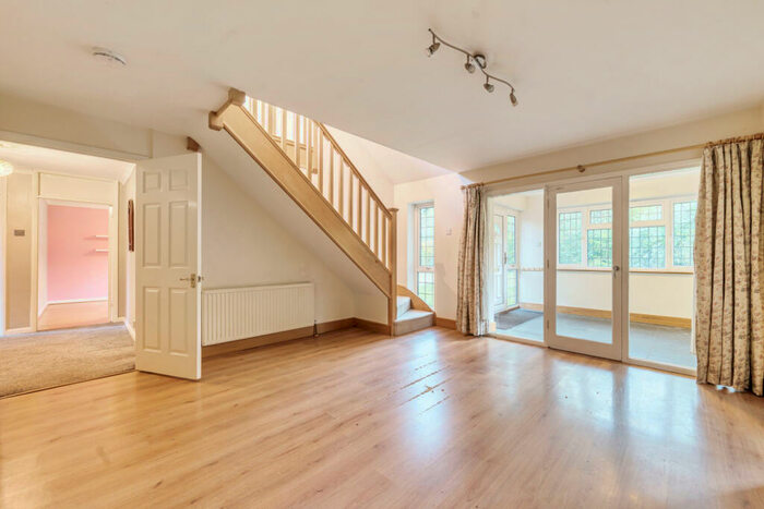 4 Bedroom Bungalow To Rent In Island Farm Road, Ufton Nervet, Reading, Berkshire, RG7