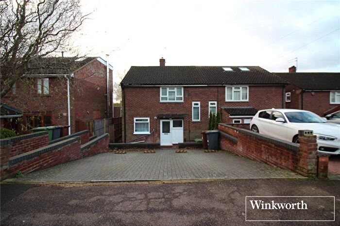 3 Bedroom End Of Terrace House For Sale In Gateshead Road, Borehamwood, Hertfordshire, WD6