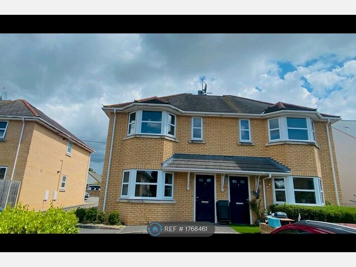 2 Bedroom Semi-Detached House To Rent In Maple Close, Poole, BH16
