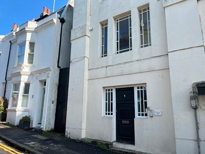 1 Bedroom Flat To Rent In Dean Street, BN1