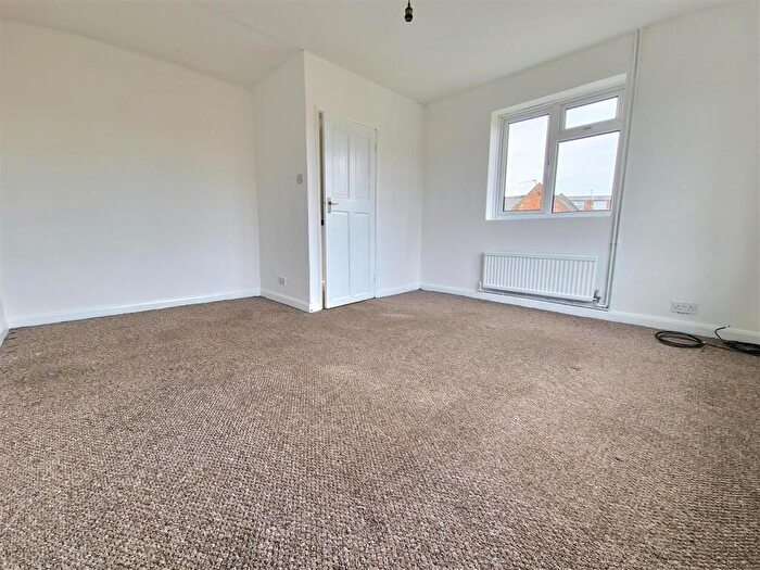 2 Bedroom Apartment To Rent In Woodford Court, Birchington, CT7