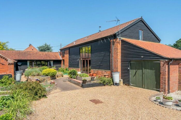 5 Bedroom Barn Conversion For Sale In Willow Lane, Broome, Bungay, NR35