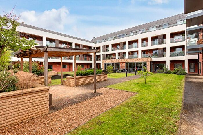 2 Bedroom Apartment For Sale In Conduit Road, Bedford, Bedfordshire, MK40