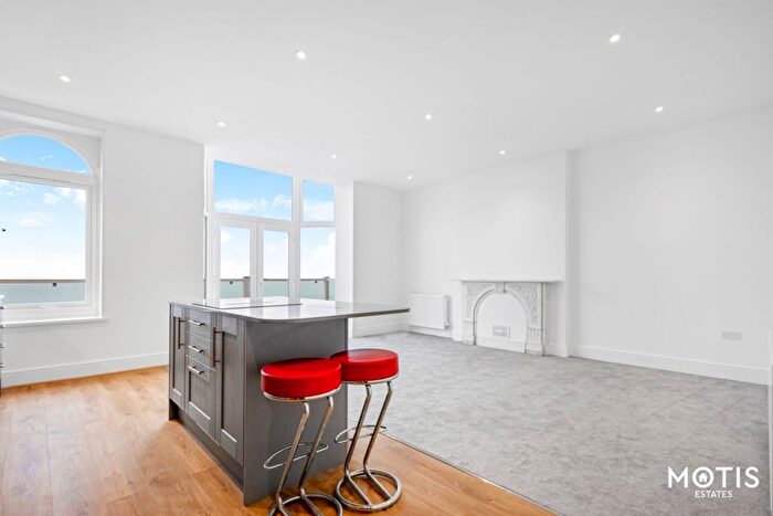 2 Bedroom Flat To Rent In Marine Parade, Hythe, CT21