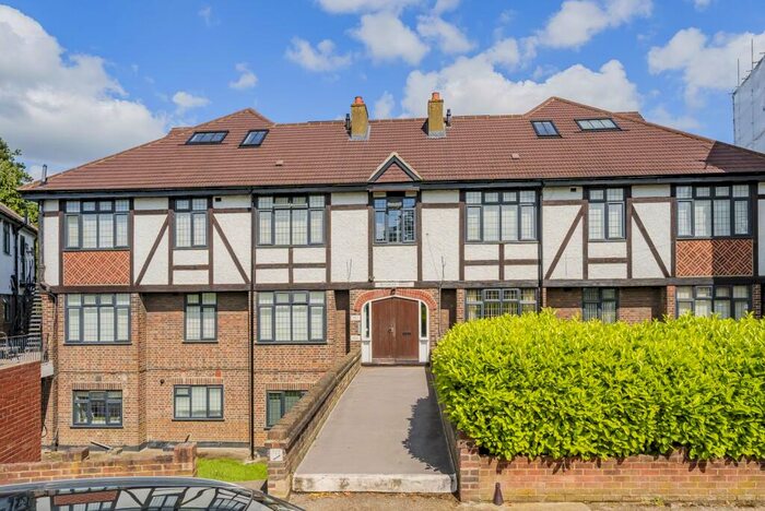 1 Bedroom Flat To Rent In Foxgrove Avenue Beckenham, BR3