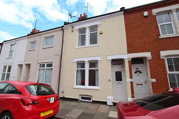 3 Bedroom Property For Sale In Roe Road, Northampton, NN1
