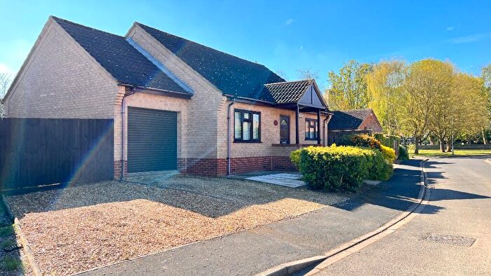 2 Bedroom Detached Bungalow For Sale In Churchfield Way, Wisbech St Mary, PE13