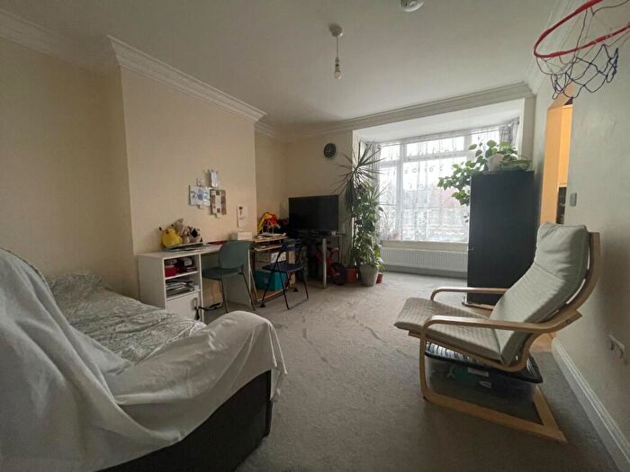 2 Bedroom Flat For Sale In Pinner Road, Harrow, Greater London, HA1