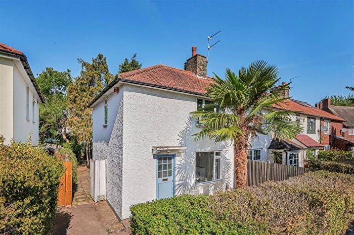 3 Bedroom House For Sale In Boileau Road, Barnes, SW13