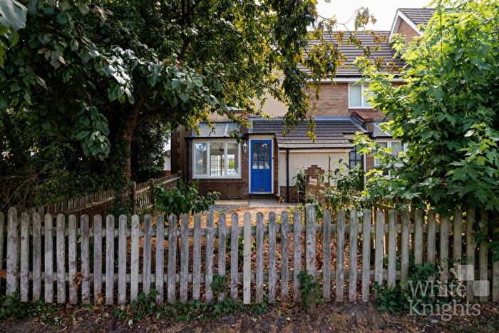 2 Bedroom Semi-Detached House For Sale In Headley Road East, Woodley, Reading, Berkshire, RG5