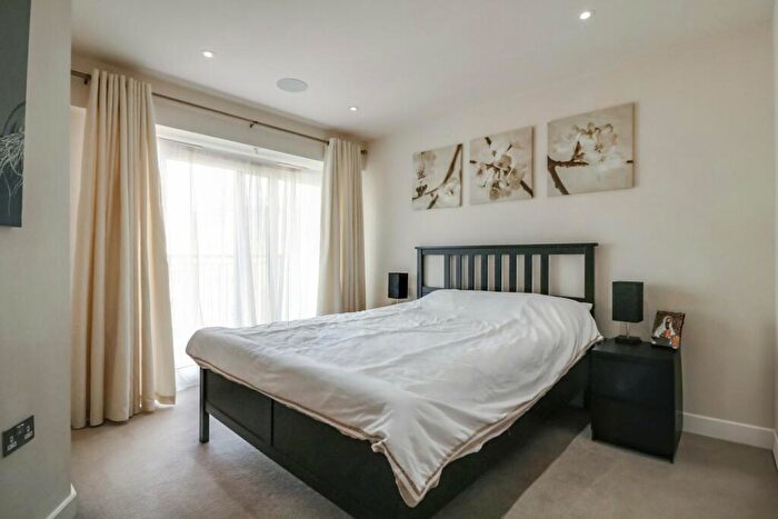 2 Bedroom Flat To Rent In Aerodrome Road, London, NW9