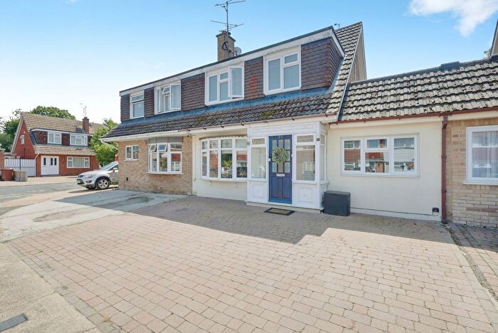 4 Bedroom Semi-Detached House For Sale In The Rundels, Benfleet, SS7