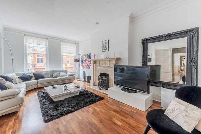 2 Bedroom Flat To Rent In Basil Street, Knightsbridge, London, SW3