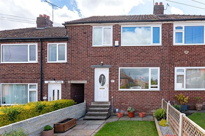 2 Bedroom Terraced House For Sale In Lickless Drive, Horsforth, Leeds, LS18