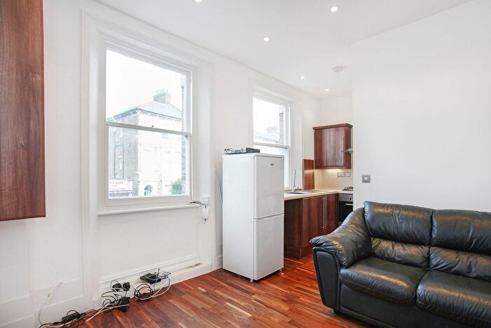 1 Bedroom Flat To Rent In North Pole Road, North Kensington, London, W10