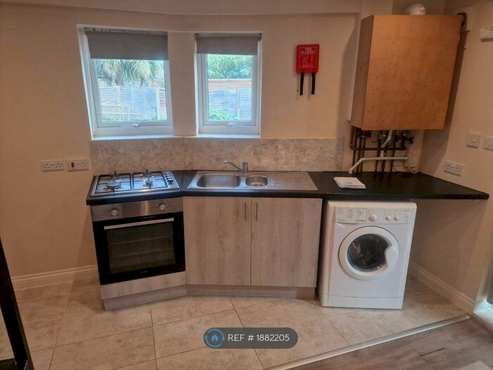 Studio To Rent In Alexandra Road, Southampton, SO15