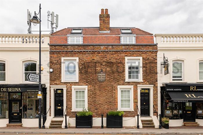 2 Bedroom Apartment To Rent In High Road, South Woodford, E18