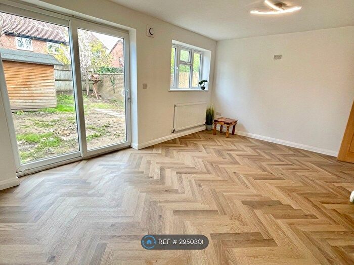 1 Bedroom Flat To Rent In Muscliffe, Bournemouth, BH9