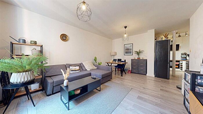 2 Bedroom Apartment For Sale In Whitworth House, Whitworth Street, Manchester, M1